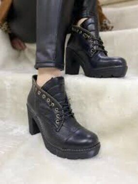 Black Leather Steampunk Platform Heel Ankle Boots with Decorative Zipper